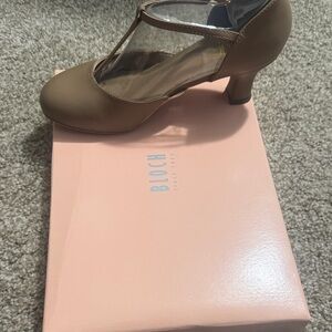 Bloch Women's Brown Heels